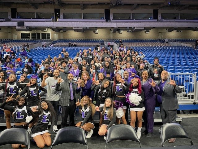 Get your L's up. It's game day! Tiger Nation let's go!!!! @TrusteeHenry @DallasISDSupt @dallasschools @dallasathletics @uiltexas @gbbladytigers