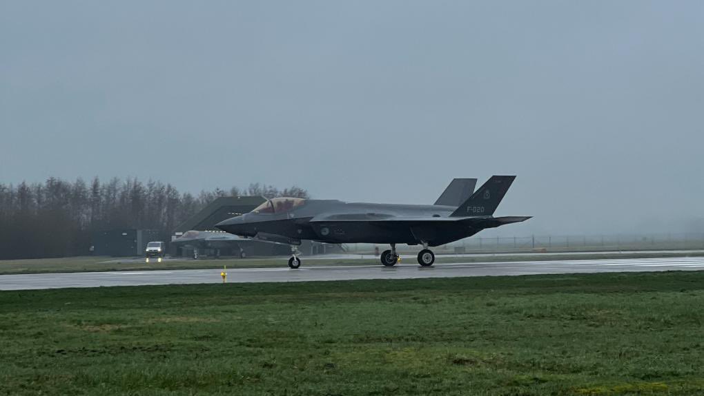 ZONDAGOCHTEND 3 MAART 2024 vertrekken tussen 08.00 en 12.00u meerdere gevechtsvliegtuigen vanaf vliegbasis Leeuwarden richting de Verenigde Staten voor deelname aan de twee weken durende oefening Red Flag #Airmen #TeamACC