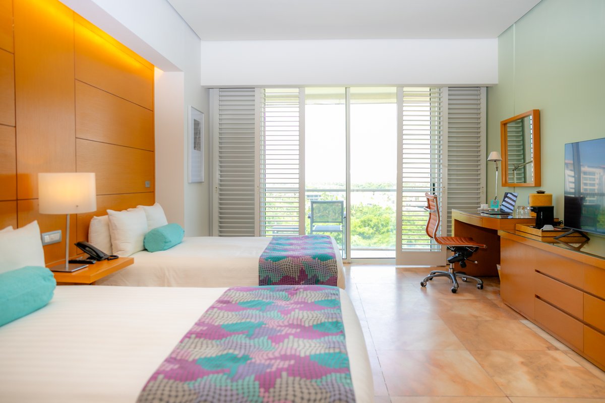 ¿Cómo te vendría una estancia en una 'Superior Doble' de Palacio Mundo Imperial? 🛏️🛏️

Vista Diamante o Vista Resort, tú eliges. 😉

#RivieraDiamanteAcapulco
