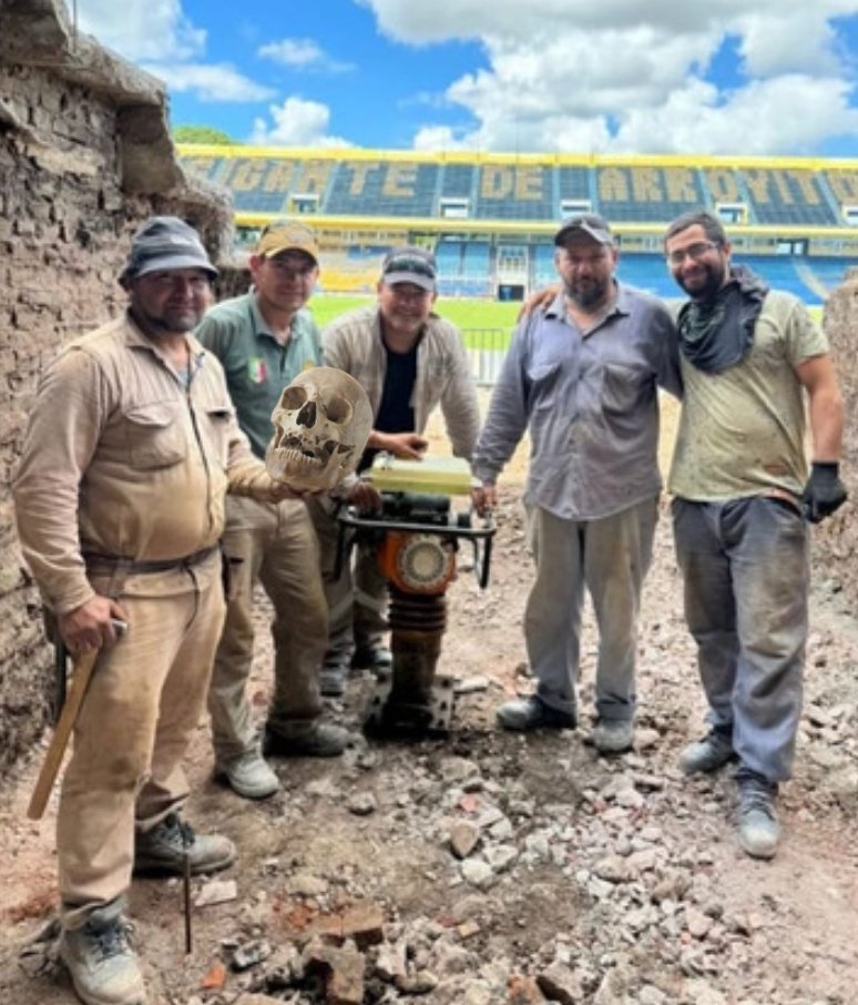 elgritoNOB's tweet image. Nuevo hallazgo en el vueltódromo militar 💀