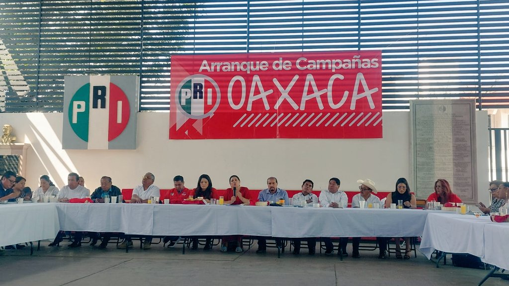 Un gusto acompañar esta mañana a  <a href="/CarmelitaRicdzV/">Carmelita Ricardez</a> y Candidat@s al Senado y Diputaciones Federales del <a href="/PRIOaxaca_/">PRI Oaxaca</a> en un ameno encuentro con Representantes de los #MediosDeComunicacion y liderazgos de los Sectores y Organizaciones del #PRI en #Oaxaca
#ADarleConTodo
#PriOaxaca2024