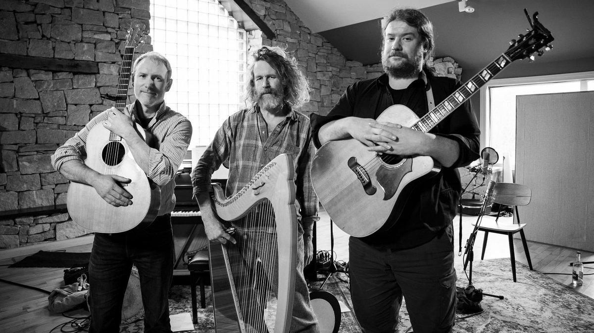 Myself and Padraic Joyce at a recent recording session  <a href="/StiuideoCuan/">Stiúideo Cuan</a>  for series 4 of Cuan an Cheoil with Liam ó Maonlaí  (Photo Paul D'Eath). A feast of music and song coming your way soon on <a href="/RTERnaG/">Raidió na Gaeltachta</a> and online... Many Thanks to everyone at Stiúideo Cuan and <a href="/lliamm7/">liamomaonlai</a>