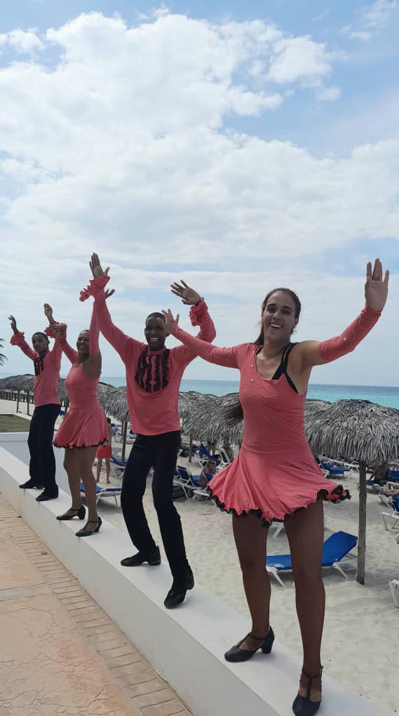 Hotel4Palmas_'s tweet photo. Sabes que día es hoy???🇨🇺💃🏼🕺
#CubanDay https://t.co/yB415Ipooc