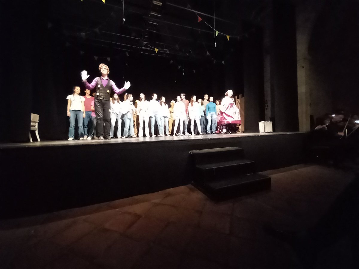 Daniel Daunis Llobet (@ddaunis) on Twitter photo Esteu fets l'un per l'altre #deixatderomanços Sensacional! <a href="/cor_udg/">Cor de la UdG</a> <a href="/ArnauTordera/">Arnau Tordera I</a> <a href="/AuladeTeatreUdG/">Aula de Teatre UdG</a> Esteu fets l'un per l'altre #deixatderomanços Sensacional! <a href="/cor_udg/">Cor de la UdG</a> <a href="/ArnauTordera/">Arnau Tordera I</a> <a href="/AuladeTeatreUdG/">Aula de Teatre UdG</a>