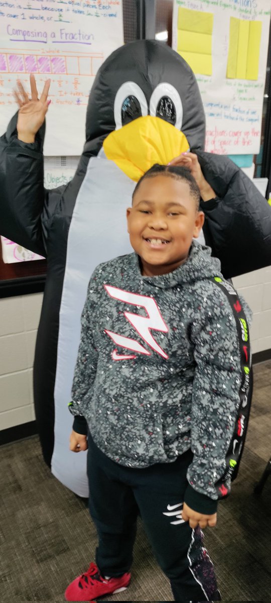 MMichelle425's tweet image. What better way to motivate our students for #STMath #MarchMathness then a special visit from our very own Jiji?! 🐧❤️🎉@cfisdholmsley @cfisdmath @STMath @STMathTX @mssegura3rd #STMathCelebration