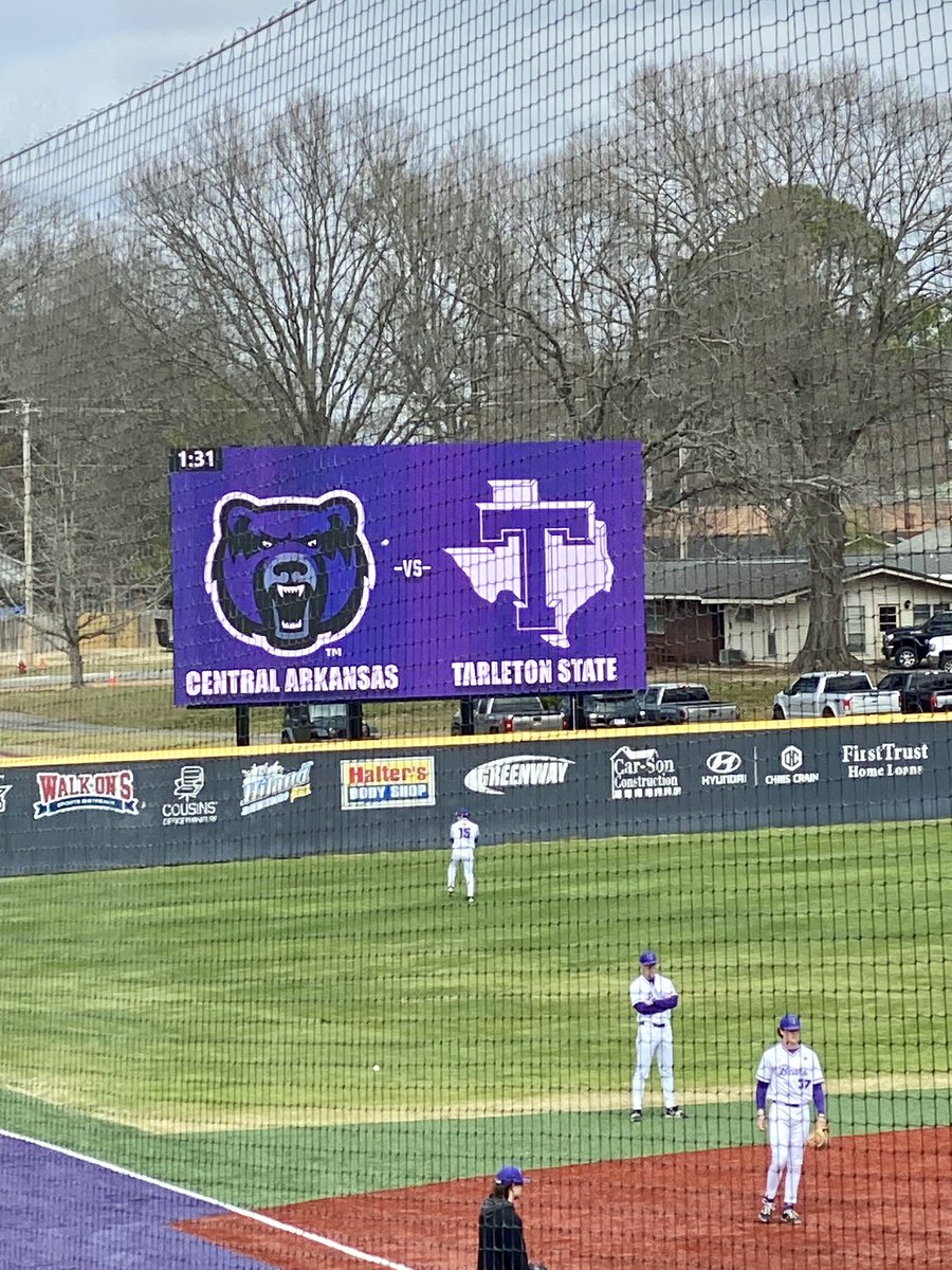 SteveoUCA's tweet image. FIRDAY MATINEE!
@UCABearBaseball v Tarleton
📻: @TheBear91_3 
📱: TuneIn app / UCA.edu/KUCA
⏰: 1:40 pm
#BearClawsUp x #BearCODE