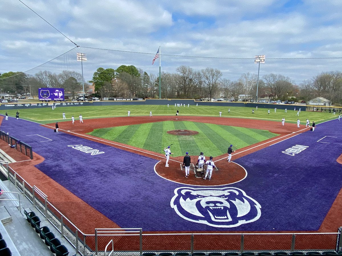 SteveoUCA's tweet image. FIRDAY MATINEE!
@UCABearBaseball v Tarleton
📻: @TheBear91_3 
📱: TuneIn app / UCA.edu/KUCA
⏰: 1:40 pm
#BearClawsUp x #BearCODE