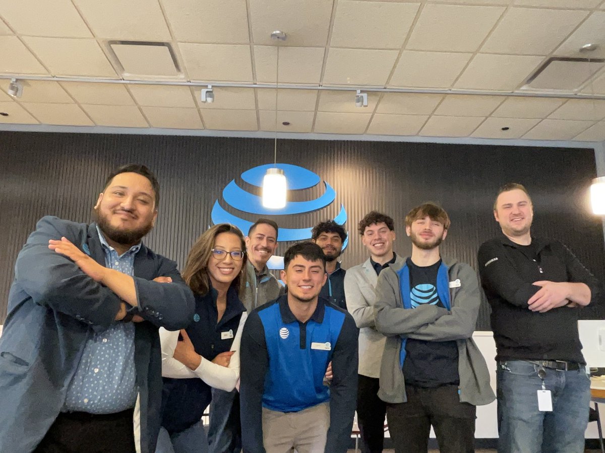 Always a great time when our Samsung partners visit. Oswego team is ready for the start of a new  month! @alBARETOE718 <a href="/shawnglinski/">Shawn Glinski</a> @BrianWest_GLM <a href="/TeamFusionGLM/">Team Fusion</a> <a href="/GreaterLakesMkt/">Greater Lakes Market 🌊</a>  #Oswego #TeamUndisputed #BetterEveryday