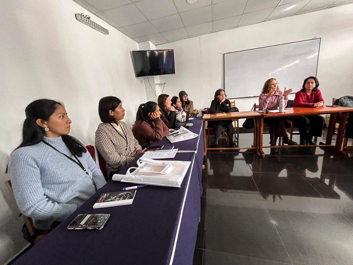 FundacionMohme's tweet photo. Iniciamos con entusiasmo en Cusco el taller de periodismo y política con periodistas mujeres de Ayacucho, Puno, Apurímac, Arequipa y Cusco. Un esfuerzo en conjunto entre la Fundación Gustavo Mohme Llona, @Bartolome_CBC e @IDEA_int_Peru, en el marco del Proyecto Perú Conversa. https://t.co/LASbAPwBuk