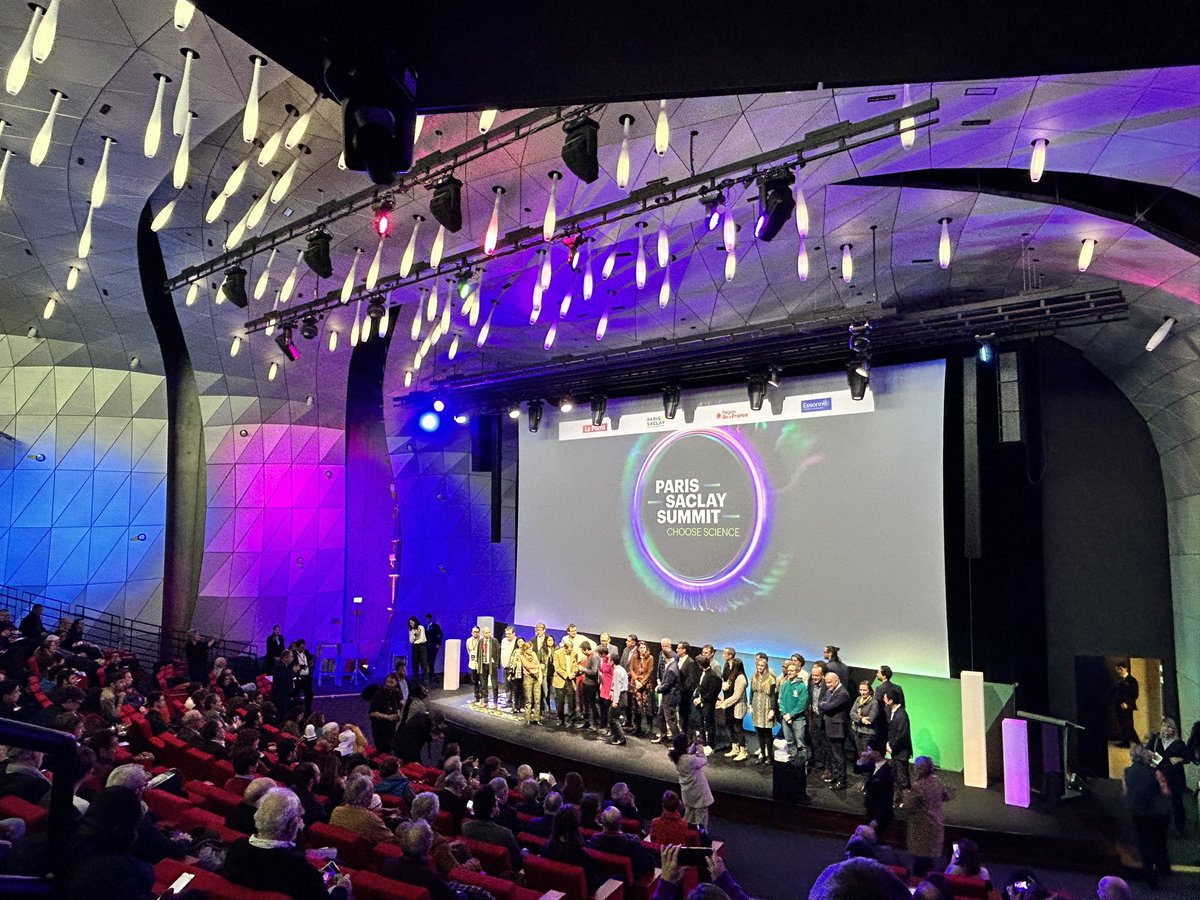 #IPParis @ #ParisSaclaySummit Remise des prix du palmarès des inventeurs et inventrices de <a href="/LePoint/">Le Point</a> avec Alain Aspect, prix Nobel de #physique et professeur à <a href="/Polytechnique/">École polytechnique</a> - <a href="/IP_Paris_/">Institut Polytechnique de Paris</a> et Laura Chaubard, directrice générale de <a href="/Polytechnique/">École polytechnique</a>.