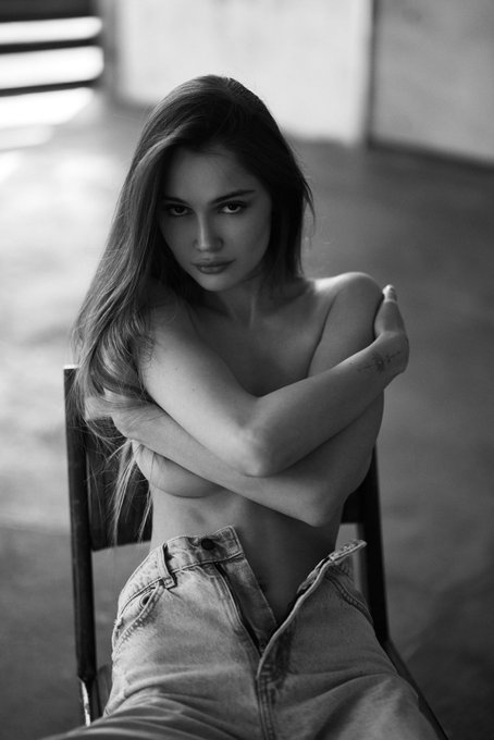 I&rsquo;m back👉🏻👈🏻🥺❤️&zwj;🔥  https://t.co/oWH7U4wtoj https://t.co/ETNDprKg4S