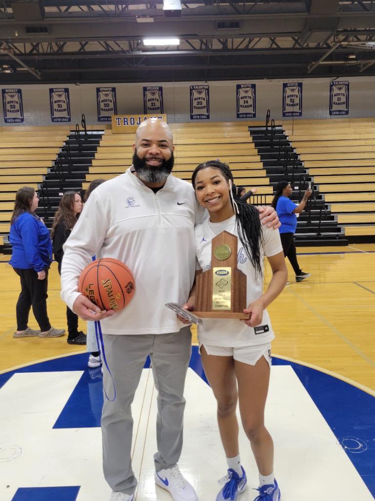 Deja vu🤷🏽‍♀️?? #back2back  #districtchamps