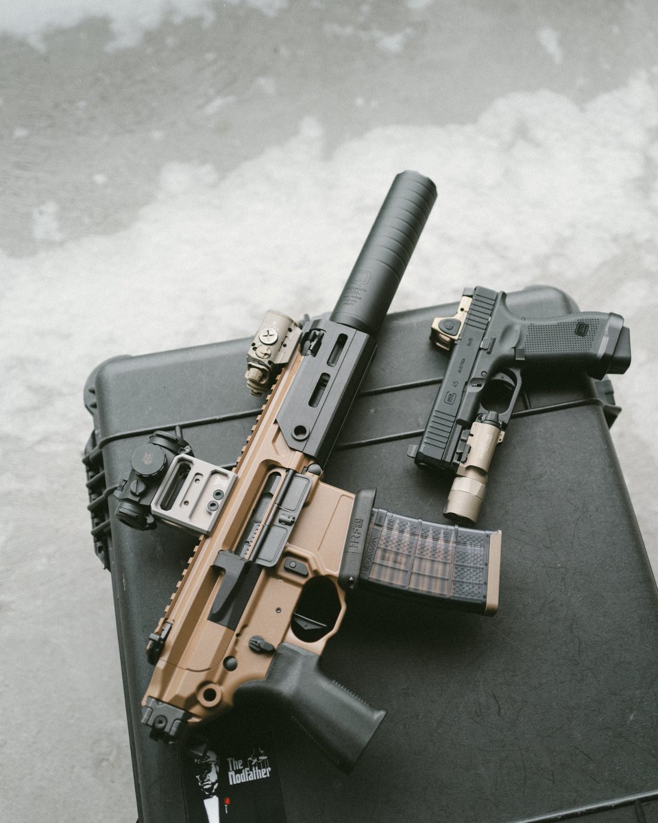 Daissele's tweet photo. Two tone is the best tone.
#airsoft #MWS https://t.co/2KDfaadZcV