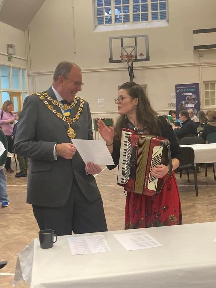 The Mayor enjoyed meeting with the Sutton Coldfield Elderberries and representatives of North Birmingham 4 Ukraine this week. If you would like to invite @Mayor_RoyalSC to your event please get in touch using the link below suttoncoldfieldtowncouncil.gov.uk/meet-the-mayor…