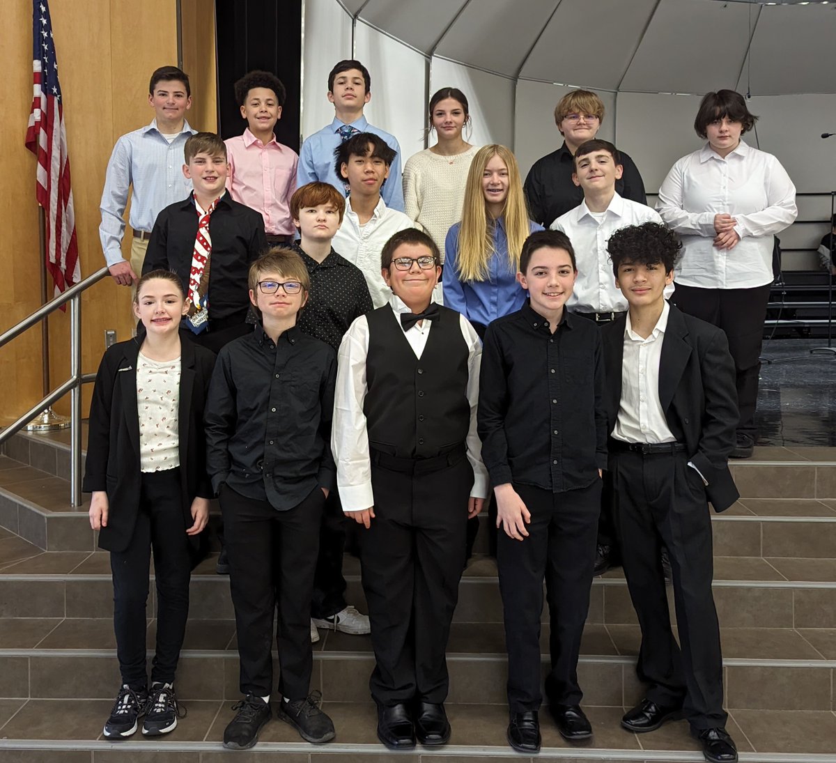 DNMSFalcons's tweet photo. Today, Mrs. McLaughlin's 7th and 8th grade students traveled to Friends University to compete in the District 6 National History Day competition! Go Falcons! 💚

#DerbyProud #DNMS https://t.co/ePRX21VE1Q