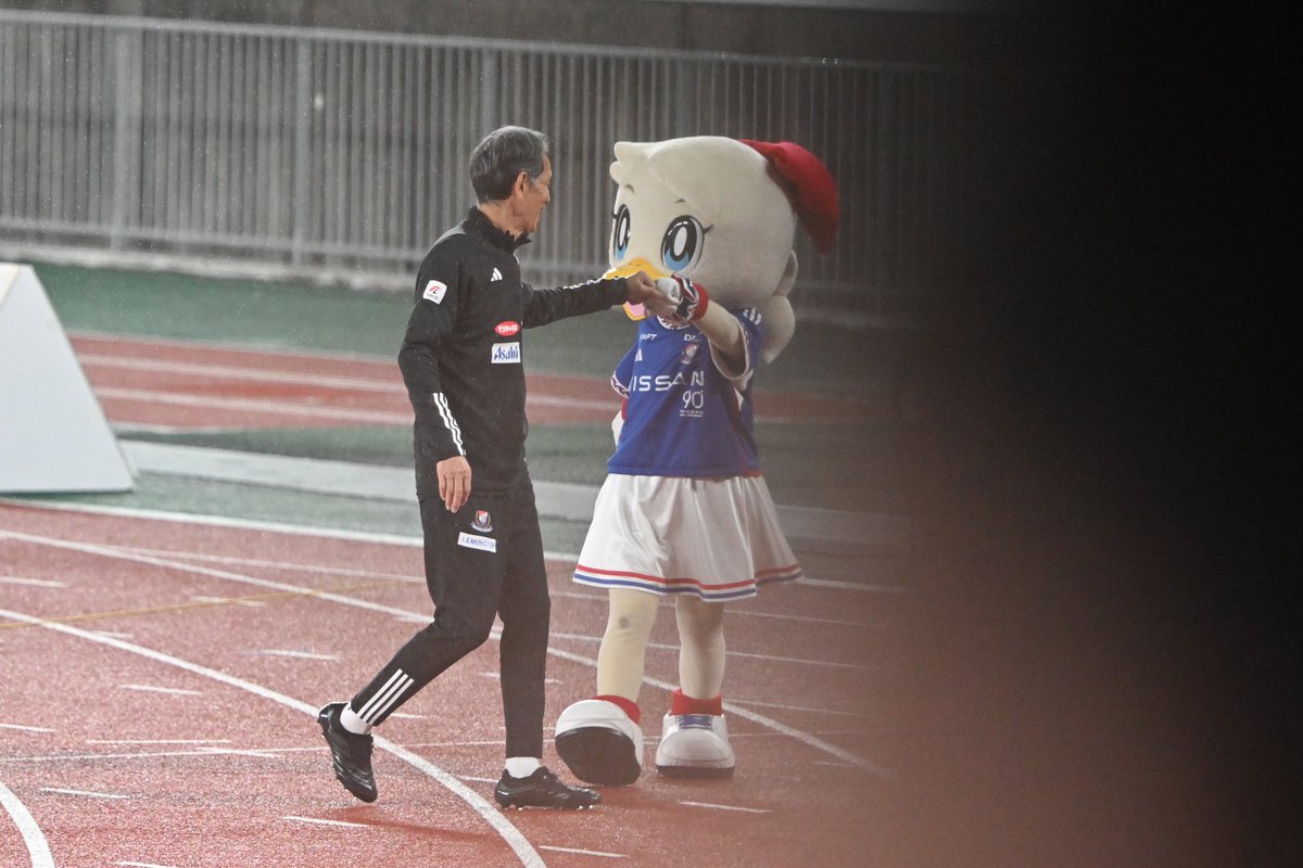 katsu_yfm22's tweet image. シゲさん楽しそう🤜⋆͛🤛♥️
#fmarinos #松永成立 #マリン
