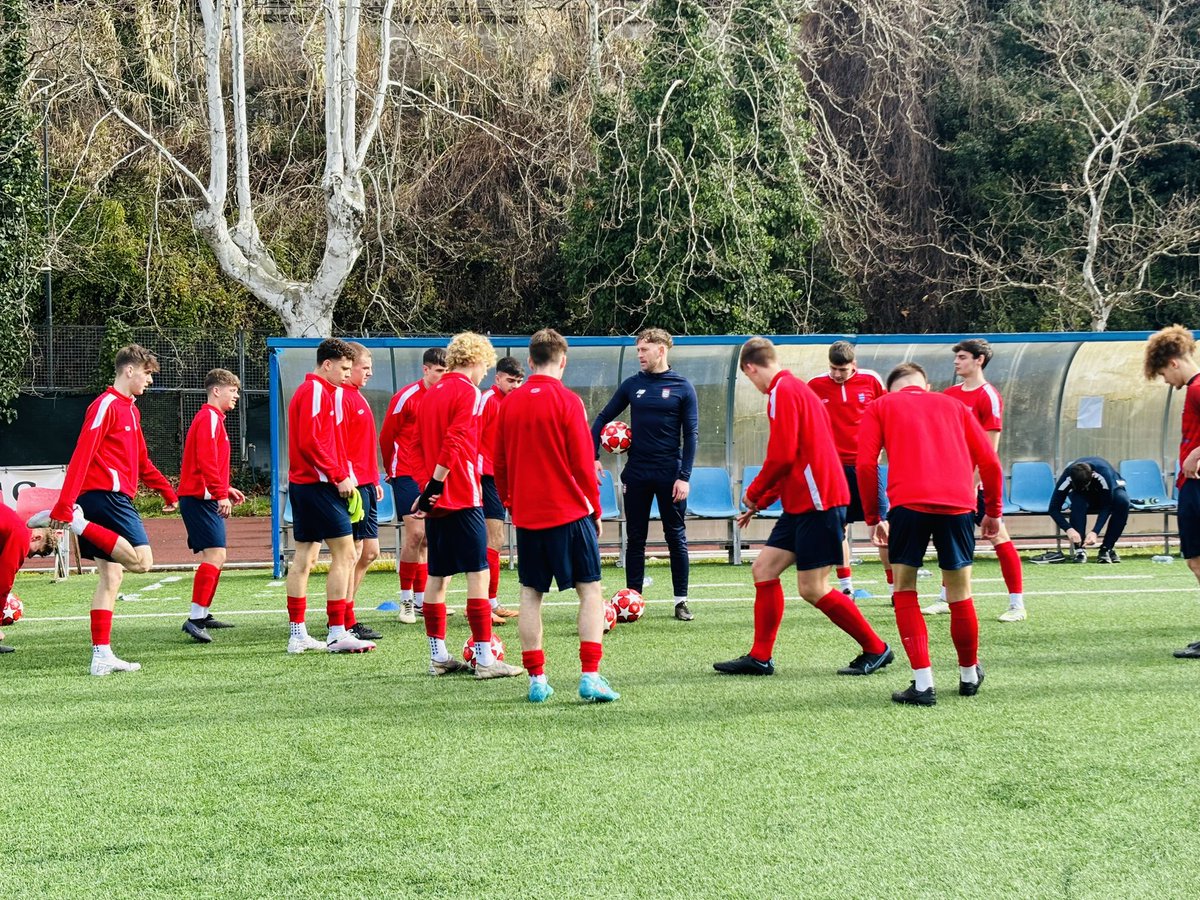 Andy Jones tweet media