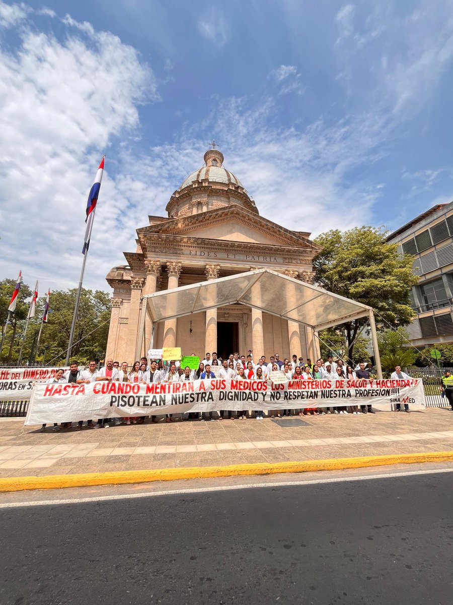 INDIGNO que un médico especialista gane 4.600.000 por 144hs de trabajo mensuales y el jefe de mozos del primer piso del congreso gane 11.050.000 gs y ni hablar de los nepobabys con sus sueldos millonarios😤
Nos nos van a callar más!!!
#MedicosResidentes2024