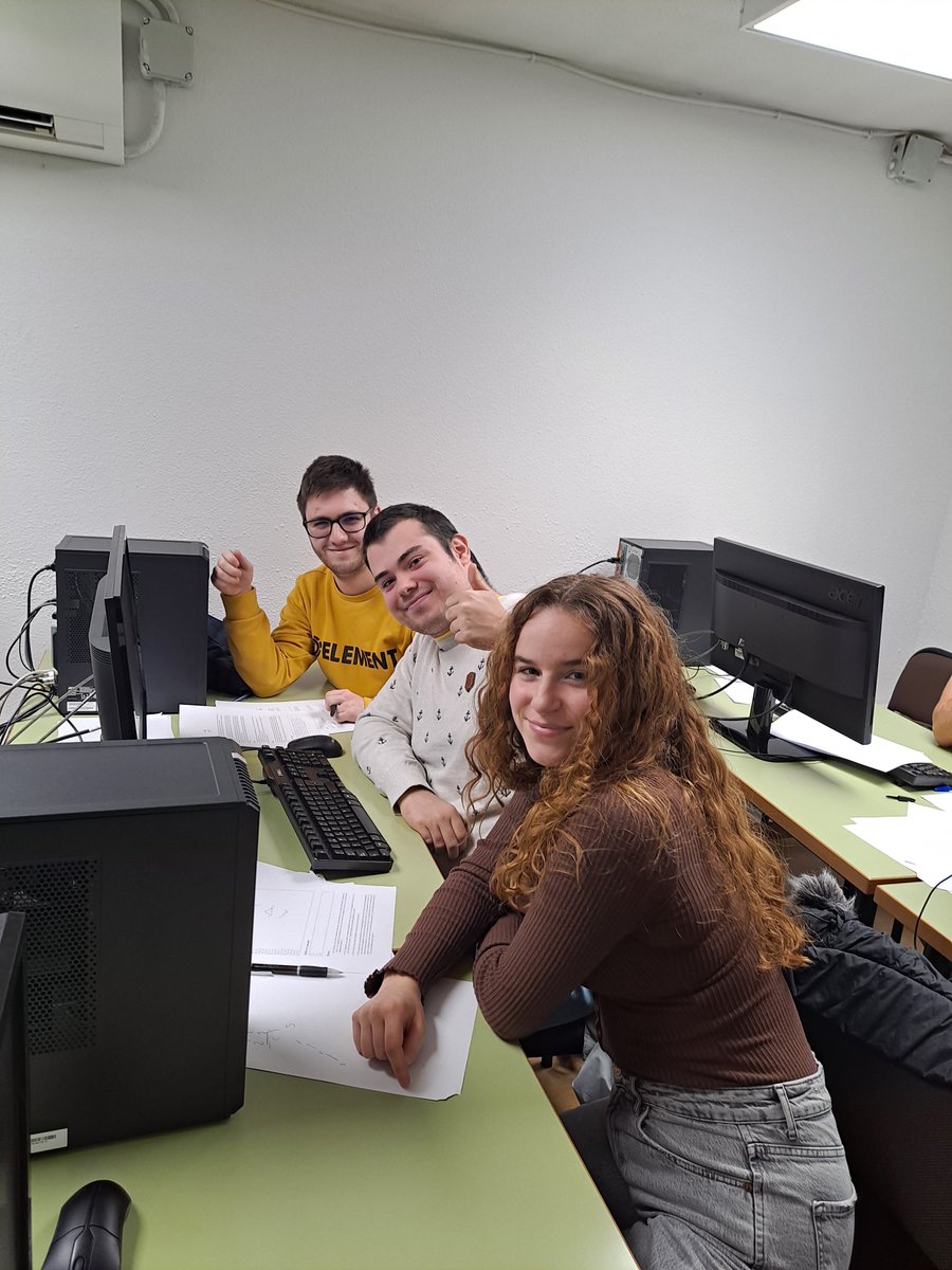 Clara Benac Earle tweet media