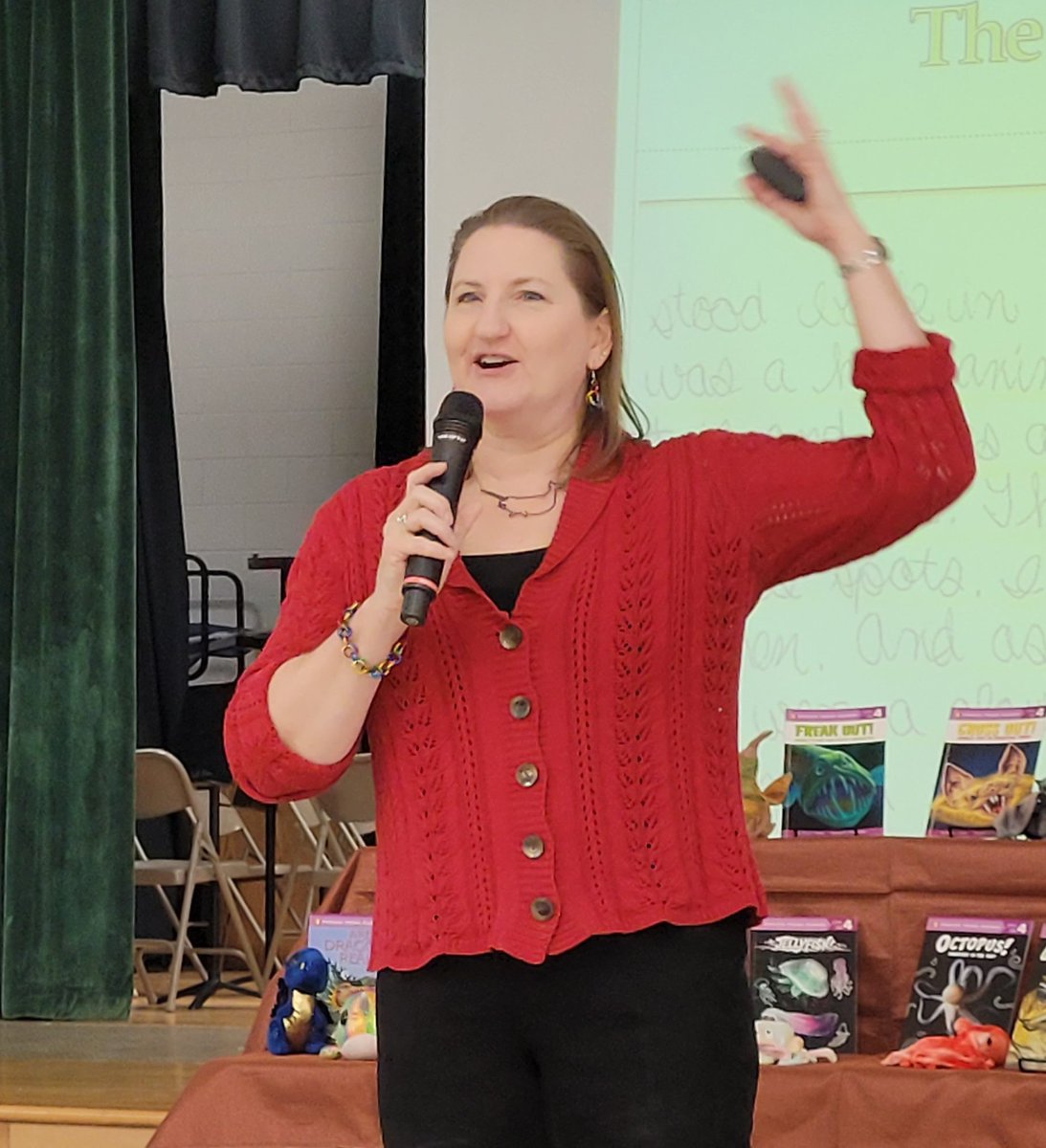 🐘🐢📚 We kicked off Literacy Month with WILDLY fun children's author, #GingerLClarke! 📚🦁🐊 #WildAboutBooks 
<a href="/vbschools/">VBSchools</a>