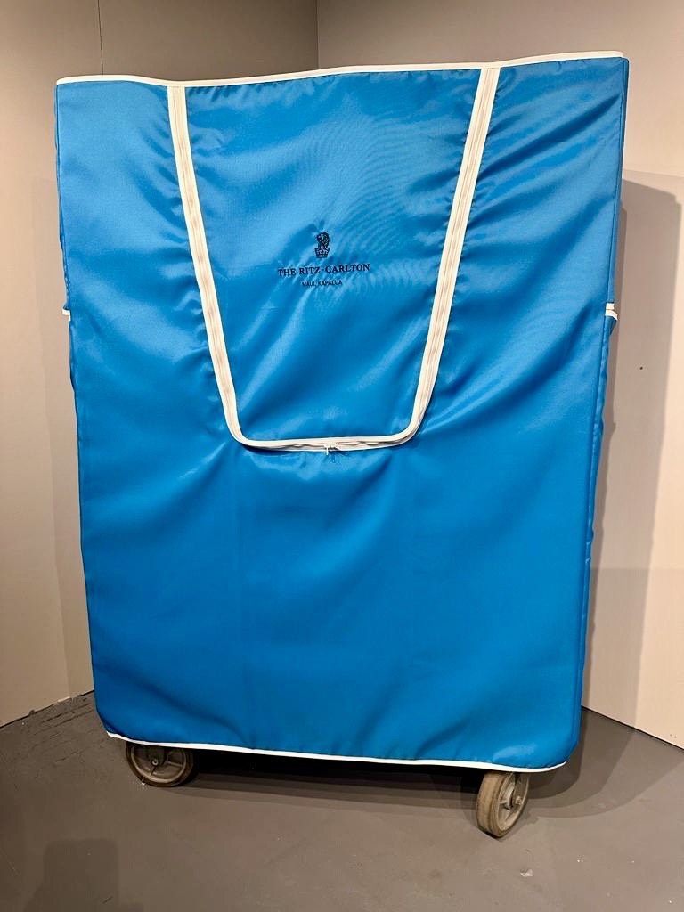 GlobalTexUsa's tweet image. Custom project of the week for Hawaii; Our signature product, custom-made laundry bin covers. They are specially designed for outdoor furniture.
#bincover #outdoordecor #customprojects #design #Hawaii