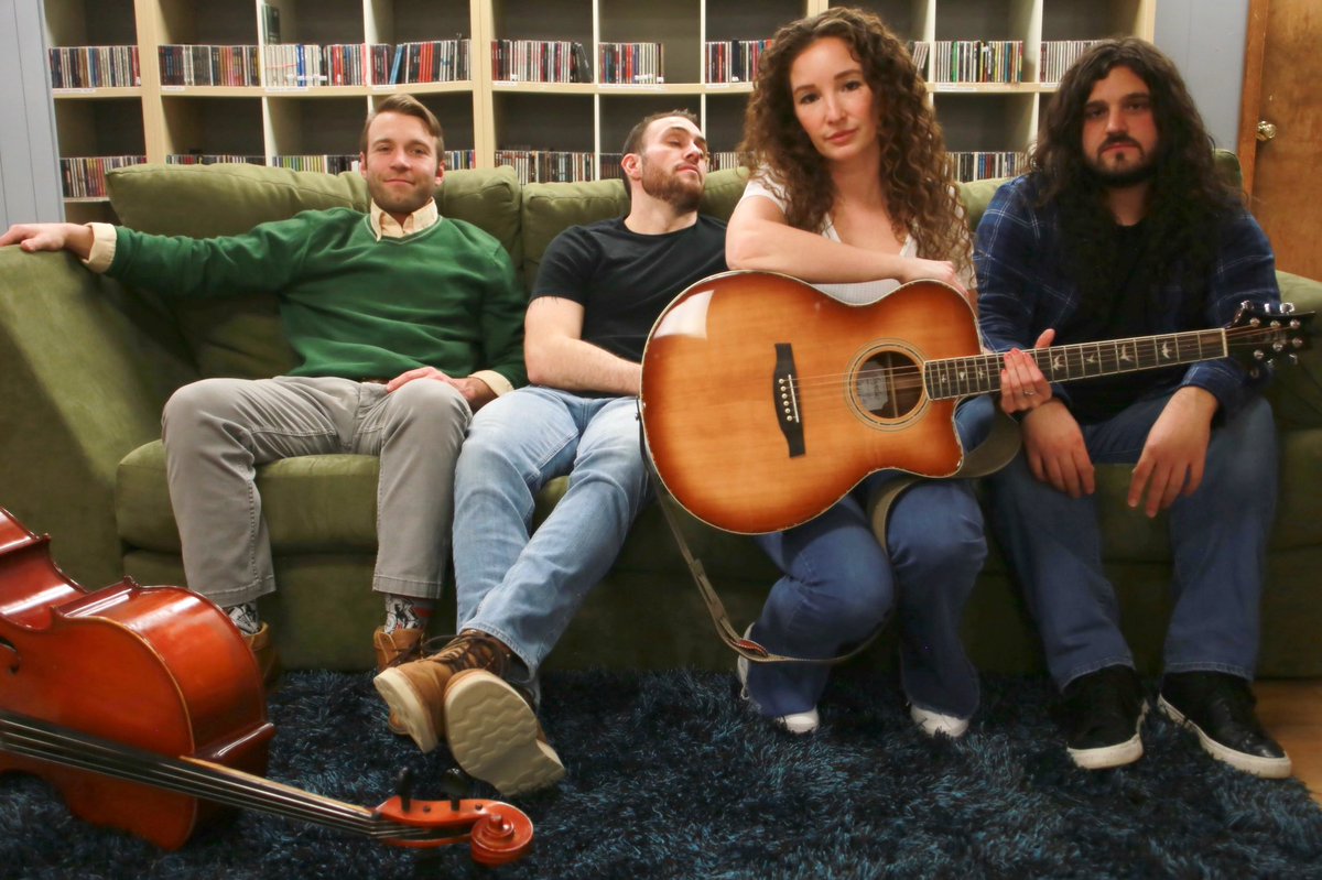 Far Away 🎻✨ OUT NOW

li.sten.to/ebbandnova

This song is about being there for someone, about having something consistent to keep you grounded. Thank you for supporting us, for listening and allowing us the opportunity to grow no matter the obstacles, time or distance between