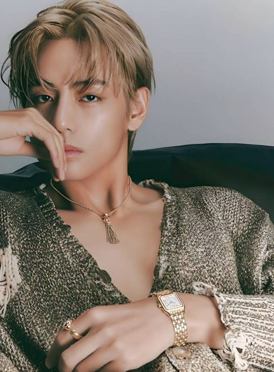 AboutMusicYT's tweet photo. Taehyung for W Korea, 2023. https://t.co/koC4uM82BE