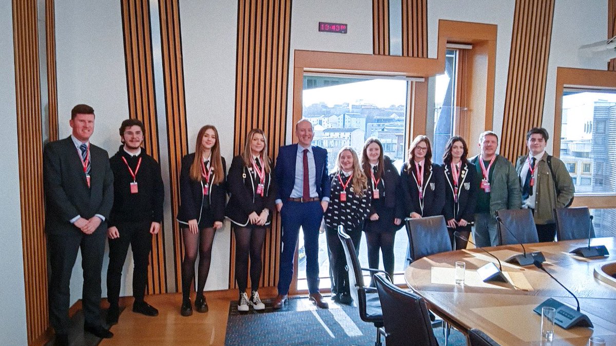 Great meeting yesterday with <a href="/BaldragonSocSub/">BaldragonSocSub</a> - lively discussions on the issues concerning young people in Dundee, such as the lack of funding for schools and drugs deaths in the city. 

Thank you for coming to Parliament.