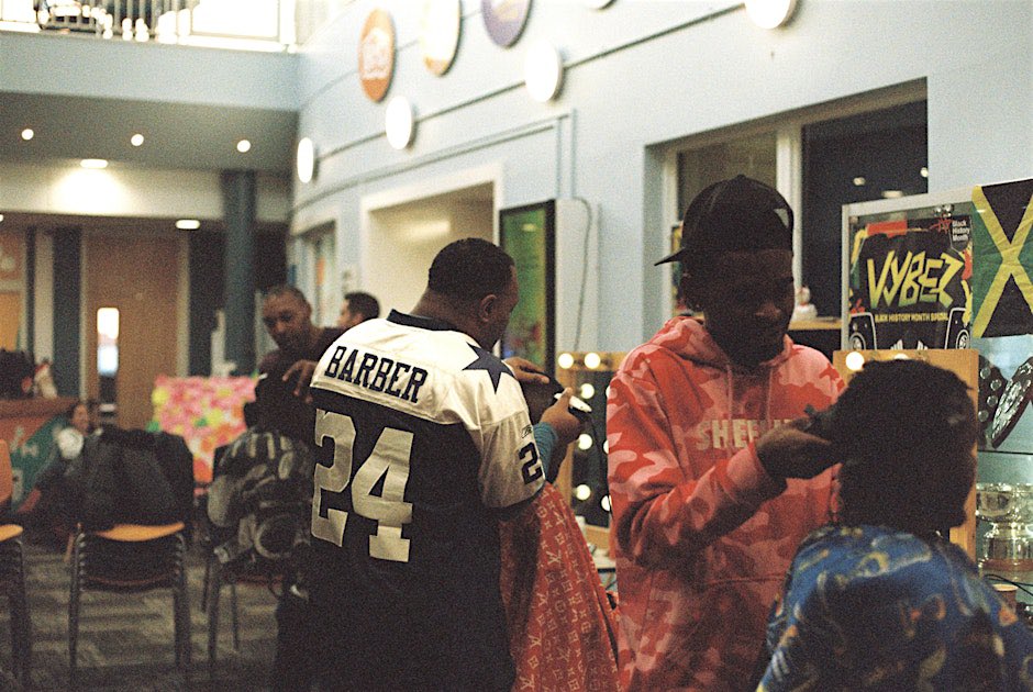 Join us for our upcoming 'In The Cut' event ✂️. Highlighting 3 projects in Sheffield & London exploring the barbershop's positive impact on mental & physical health in Black communities. 📅 14th March | ⏰ 5:30pm | 🌐 Online Details 👇🏾eventbrite.co.uk/e/in-the-cut-c…