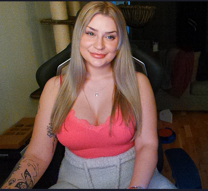 New hair who dis :o https://t.co/2Pzq7cvfCb