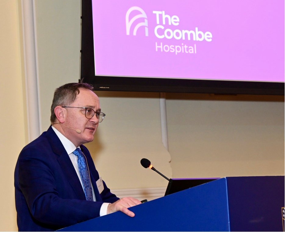 Prof Michael O’Connell, Master/CEO and Consultant Obstetrician & Gynaecologist @CoombeHospital, giving a talk at the #IOGSpringConference2024 titled 'Is there a correlation between complaints and subsequent medicolegal cases?'