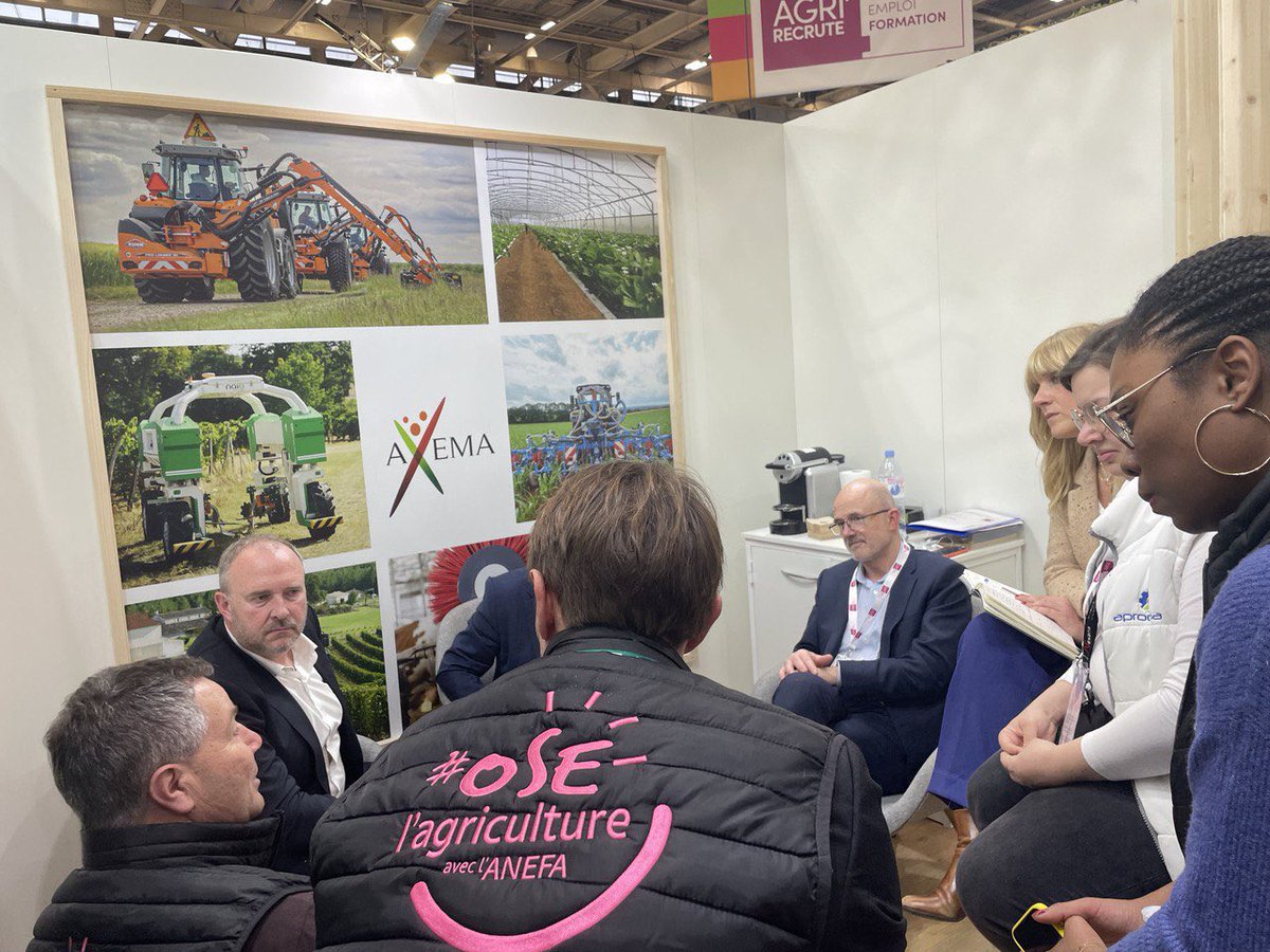 🌾 Rencontre avec Laurent Paillat, Président de l'<a href="/oselagri_anefa/">ANEFA - Emploi & Formation en Agriculture</a> pour discuter des enjeux de l'agriculture 🚜. Au programme : Loi d'orientation agricole, Journées Nationales de l'Agriculture, l'attrait des métiers agricoles &amp; les initiatives Aprodema.

#SIA24 #agriculture