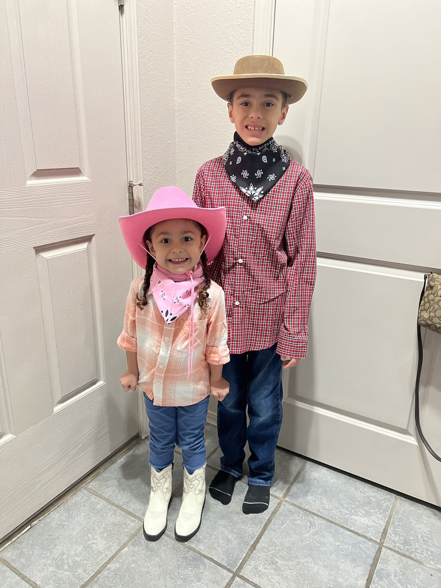 Howdy 🤠 #WesternDay #mycrusaders #anthonyjames #jazmineelizabeth @OSheaKeleher_ES