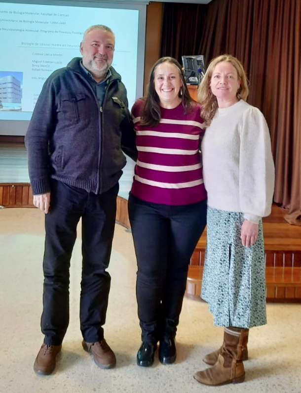 OpenMIND_EIC's tweet photo. This week the PI Marta Pérez Pereira went to the University of the Basque Country to give a seminar of the generation of brain organoids for use in neurological diseases.

In this picture she appears together with researchers Leyre Urigüen and Luis F. Callado

#OpenMIND_EICtics https://t.co/n1kUkOok5O
