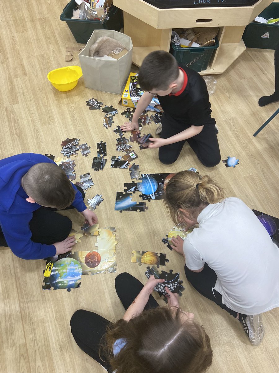 MissManson_APS's tweet photo. This week in Primary 4… We have started to convert time from analogue to digital by using our prior knowledge of the 5 times table⏰ In PE today we developed our teamwork skills by working in teams to find the hidden treasure around the playground🏴‍☠️🏆 @airthprimary https://t.co/qQTzzS0NtD