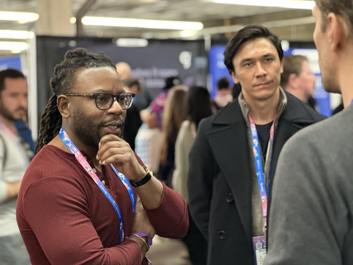 oortech's tweet photo. ☀️GM from Denver!
How is everyone’s Friday going?🫶 The OORT crew is out here mingling and linking up with some cool new partners!
@oortchair @RunTheChain @ty28372 
#ETHDenver2024 $OORT https://t.co/0bgVBDp6Da