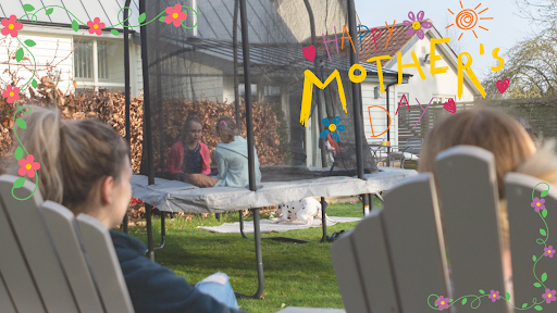 🎀Happy Mother's Day from JumpKing🌺

Enjoy a garden day with your family, whether
it’s rest and relaxation you want or a sporting day of family activities, we hope you have a lovely time together💐

#JumpKing #JumpKingTrampolines #TrampolineEnclosure #OutdoorToys #MothersDay2024