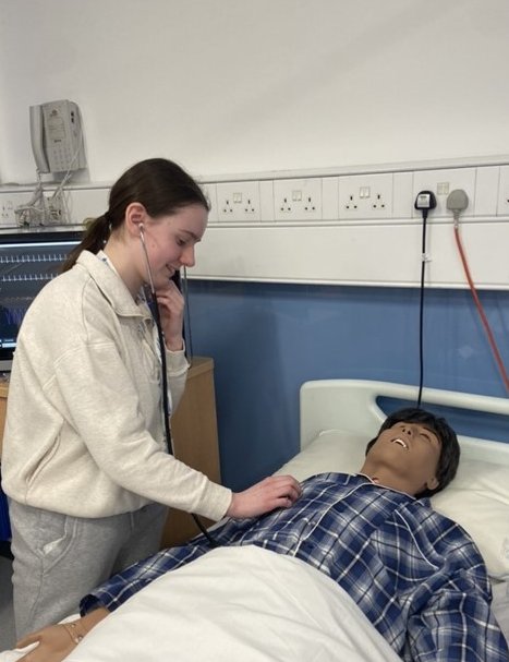 Our Level 3 BTEC & T Level Health & Social Care students enjoyed a fantastic university experience day at UCLan, sampling sessions in midwifery, nursing, paramedic practice and occupational therapy. Big thank you to @UCLan for such an inspirational experience. #LoveOurColleges