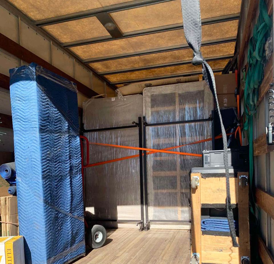 661Movers's tweet photo. Some examples of our work. Boxes are neatly stacked, and furniture is wrapped and protected.

🚛 Learn More👇🏽
https://t.co/zxVdbTq5G6

-------------------------------
#movinghouse #moving #newhome #packing #movingday #removals #movers #storage #realestate #home #movinghome https://t.co/jh2Wqbetm4