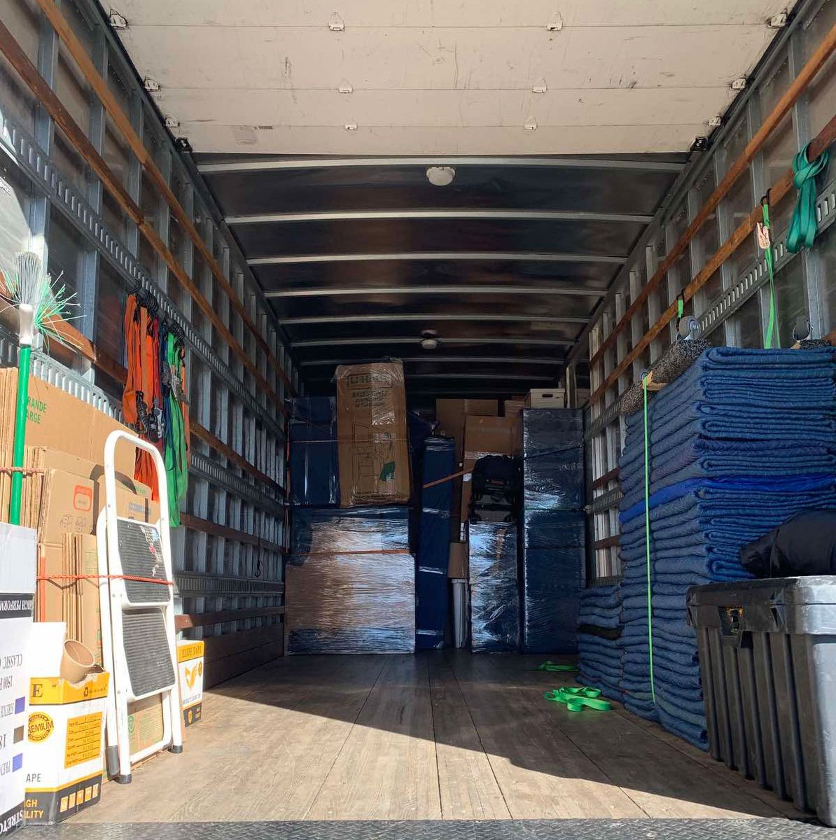 661Movers's tweet photo. Some examples of our work. Boxes are neatly stacked, and furniture is wrapped and protected.

🚛 Learn More👇🏽
https://t.co/zxVdbTq5G6

-------------------------------
#movinghouse #moving #newhome #packing #movingday #removals #movers #storage #realestate #home #movinghome https://t.co/9AqNKtCDfe