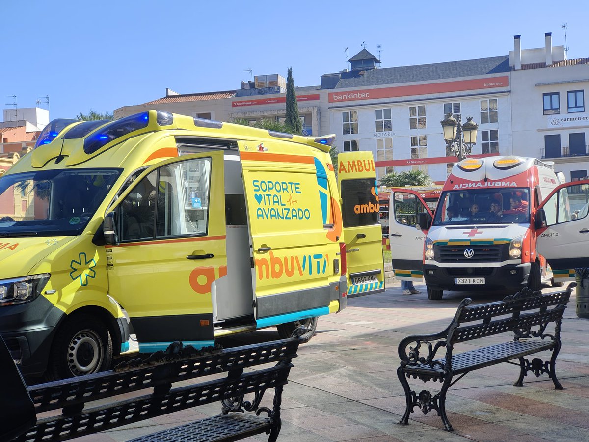 SEFyCEx (@sefycex) on Twitter photo Queremos felicitar a los compañeros y las compañeras de la UME de Badajoz por sus 25 años de servicio! 
Gracias por vuestra labor, a por otros 25 👏👏 
#UME Queremos felicitar a los compañeros y las compañeras de la UME de Badajoz por sus 25 años de servicio! 
Gracias por vuestra labor, a por otros 25 👏👏 
#UME