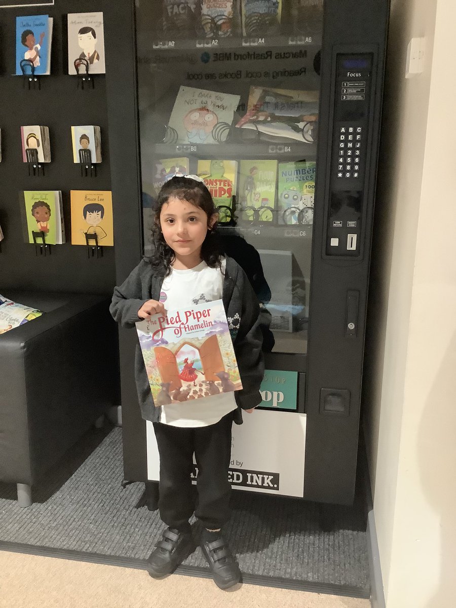 Holden Clough Community Primary tweet media