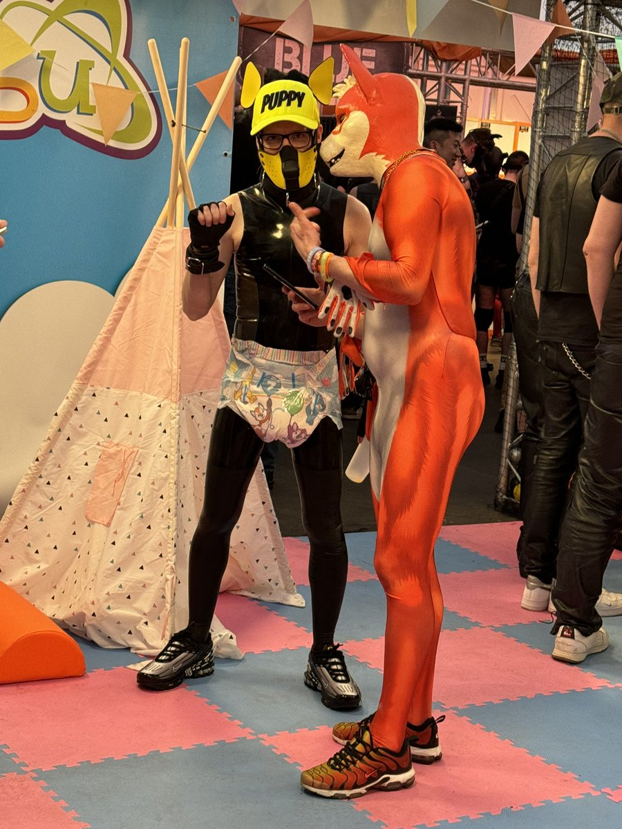 AB Universe (@abudiapers) on Twitter photo What happens at <a href="/DarklandsFest/">Beyond Darklands Festival Antwerp π§πͺπ</a> β¦
Is for SHARING ππ₯° What happens at <a href="/DarklandsFest/">Beyond Darklands Festival Antwerp π§πͺπ</a> β¦
Is for SHARING ππ₯°
