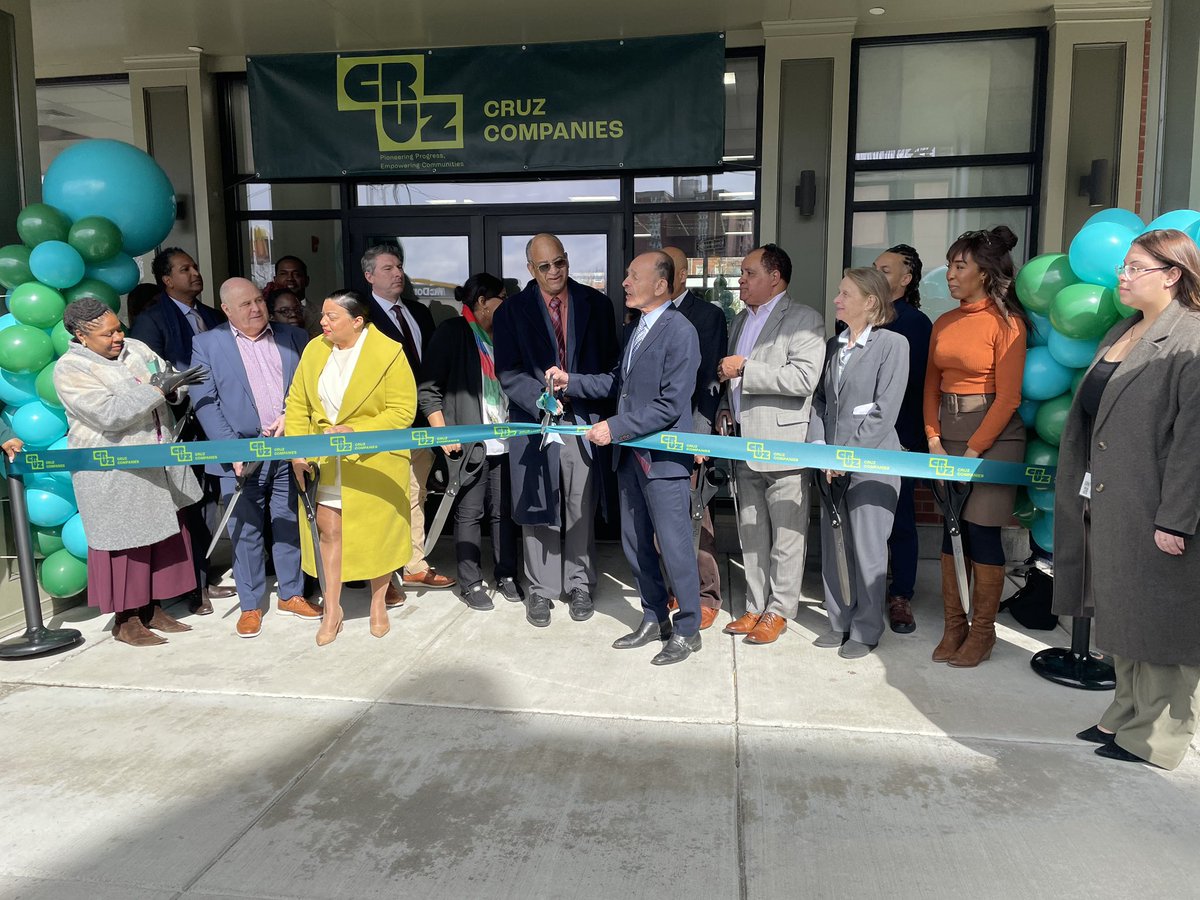 This week, @BostonNeighbor joined @cruzcompanies as they opened the Michael E. Haynes Arms, a mixed-income dev at Clifford & Warren. 55 new homes & headquarter space for Cruz C. Another example of our long standing partnership. Big TY to @MA_EOHLC @MassHousing