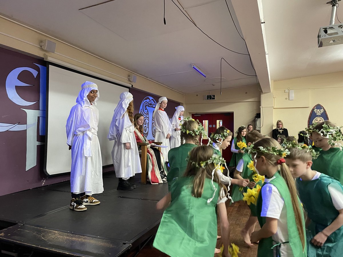 Llongyfarchiadau to S for being chaired as this year’s Bard of the Eisteddfod. Da iawn to the fab Flower Dancers and Chairing Party. A stunning poem; a worthy winner! Huge diolch to Bishop Mary @LlandaffDio for being our adjudicator year.