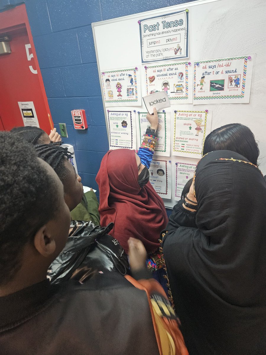 MrsCova_WES's tweet photo. We love strategies that lead to collaboration! In one class, students did "Teach, Teach" to practice sentence types and end punctuation. In another class, we practiced the 3 sounds of "ed" with "Find Your Match." #TeamworkMakesTheDreamWork @GEOIntHS https://t.co/0NWgXT1bXb