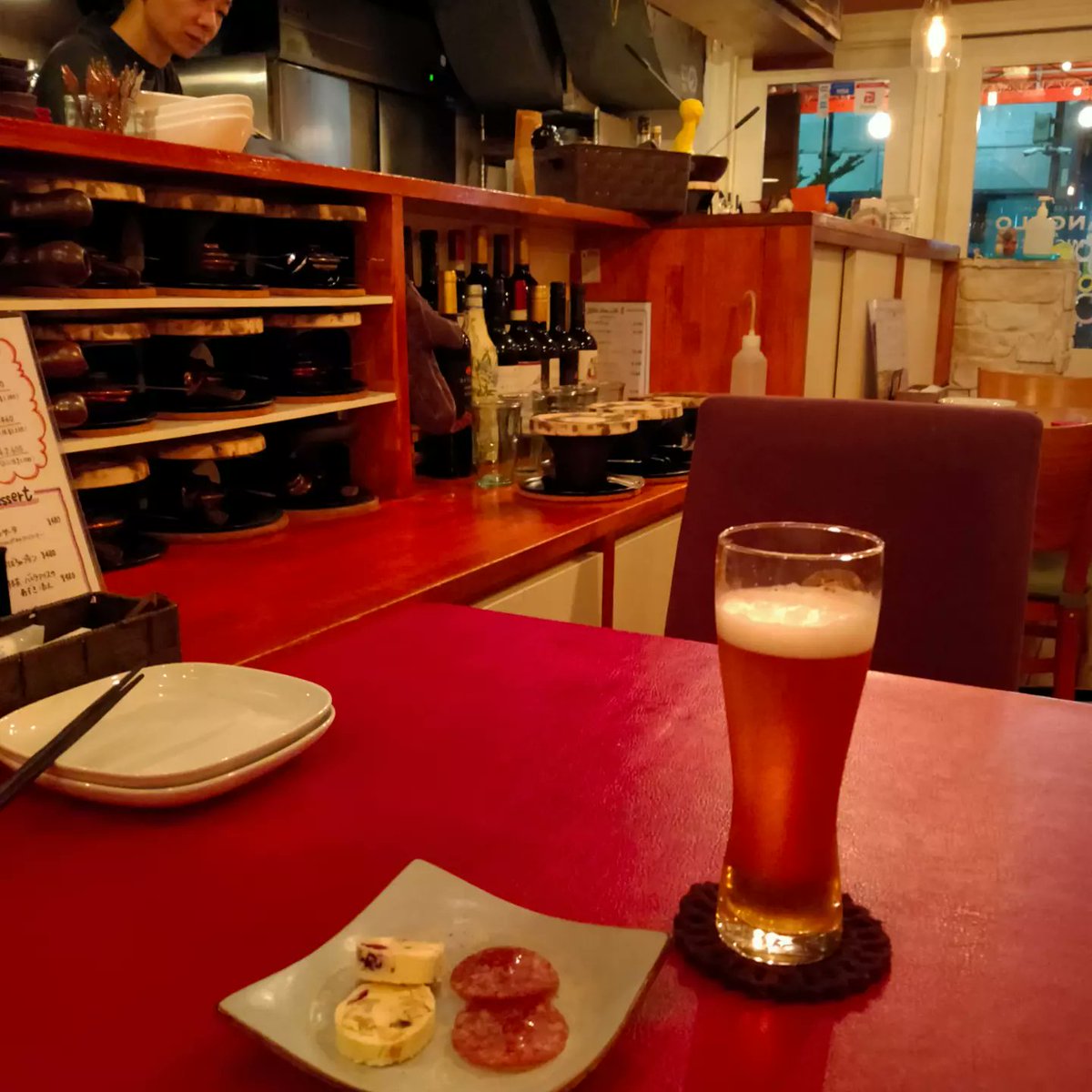 daikon_t's tweet photo. 今夜は仕事帰りに一人飲み。
久しぶりのアンジェロ＆ミカエル���

18歳の時、ミスドでバイト始めた時に
来て大人になった気がした。
20~30代バレー仲間と通った。
33歳の時、少しの間、勤めさせて頂いた。
両親に初めてご馳走した。

何も無かったあの時から、
今まで頑張ったなー。 https://t.co/NA5Jayqyi4