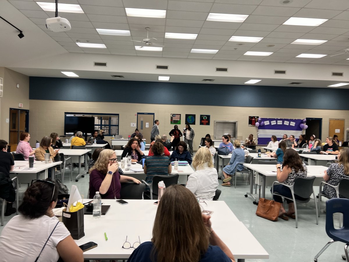 Matias_AISD's tweet photo. Last Tuesday I got to spend some time with our amazing school counselors!  Every child at every school deserves a counselor - and we are so lucky to have so many wonderful counselors. Strong Counselors make Strong Schools - and that makes a Stronger Austin! #AISDJoy https://t.co/4RM1fKyLf0