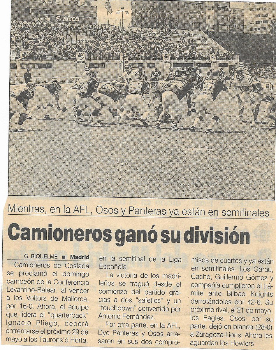 camioneroscosla's tweet photo. En 1994,  Camioneros ganaba la Conferencia Levantino Balear de la Liga Española ante @cfavoltors 16 -0, con el graderío lleno y con el antiguo logo @IvecoES  #Pegaso
¡Pura historia camionera y del 🏈español! @mc_iveco @FEFA_Spain @Ayto_Coslada @madridxfootball @deportecmadrid https://t.co/FGhQpgsLti