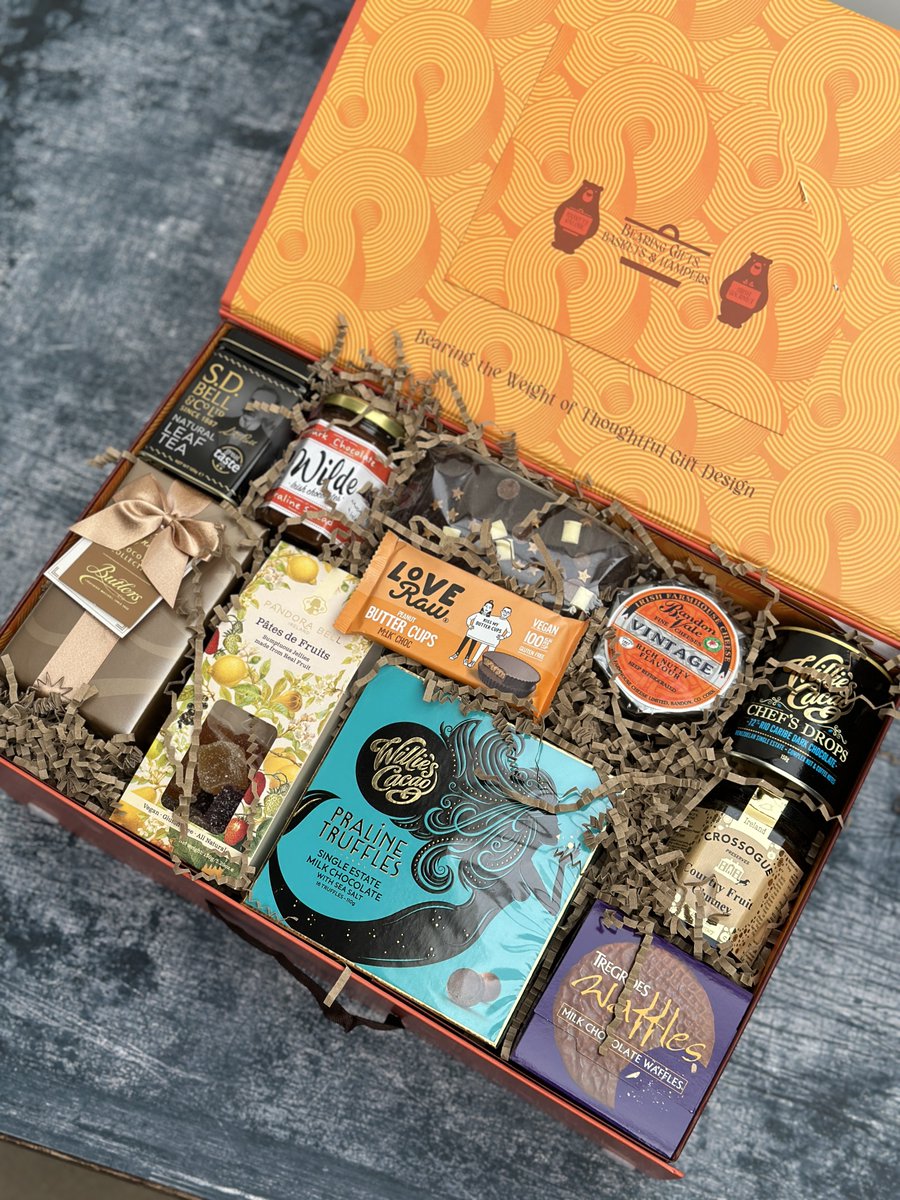 BasketsGalore's tweet photo. Today's Gift Basket Of The Day is "Great Taste Award Sovereign Duo Hamper" 🏘️

https://t.co/4HDAyOrrbs

Follow &amp; RT to enter #prize draw to #win a Gift Basket. More info via our blog.

#dailydispatch #gifts #competition #giftbasketsrules #newhomehampers #housewarminghampers https://t.co/wPldaPkitY